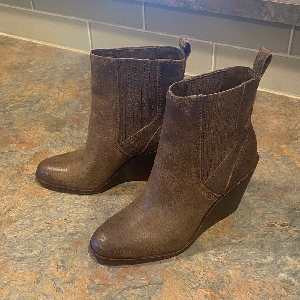 Lucky Brand LK- Wilson Desert Dark Brown Ankle Wedges Size 7M NWT New in Box